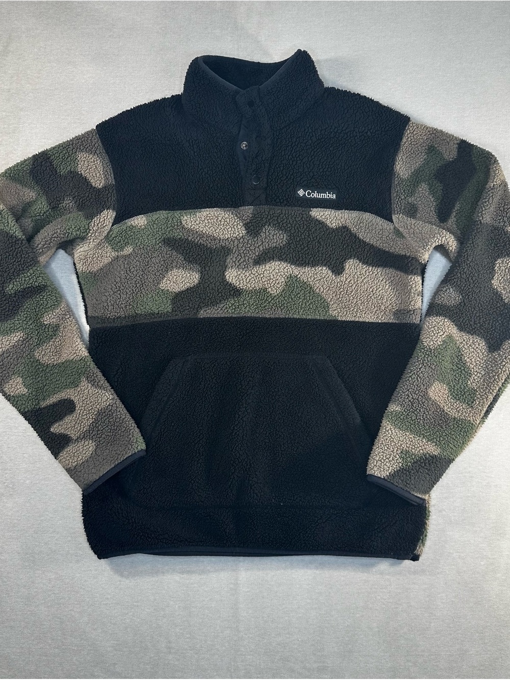 Columbia Men's Black with Green Camo Sherpa Zip-Up Pullover